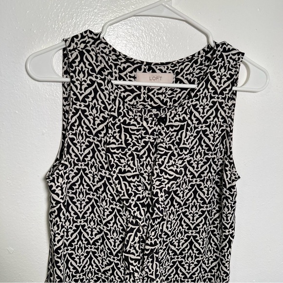 Loft Sleeveless Button Down Ruffle Blouse Black White Geo - Picture 3 of 12